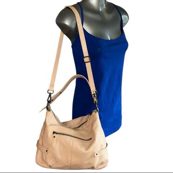 Sundance Pebbled Leather Handbag with Shoulder Strap in Blush Made in Italy - Picture 2 of 9